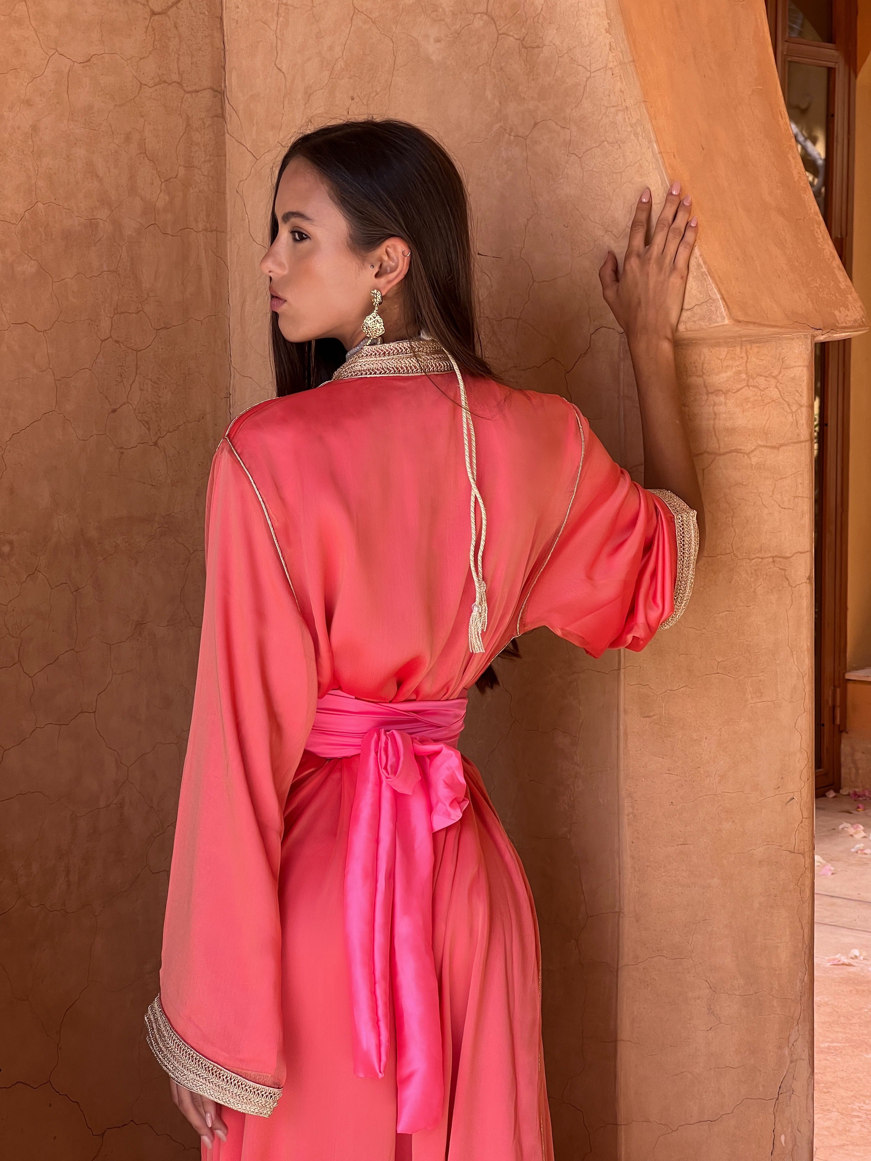 Caftan en Mousseline Française Corail Éclatant