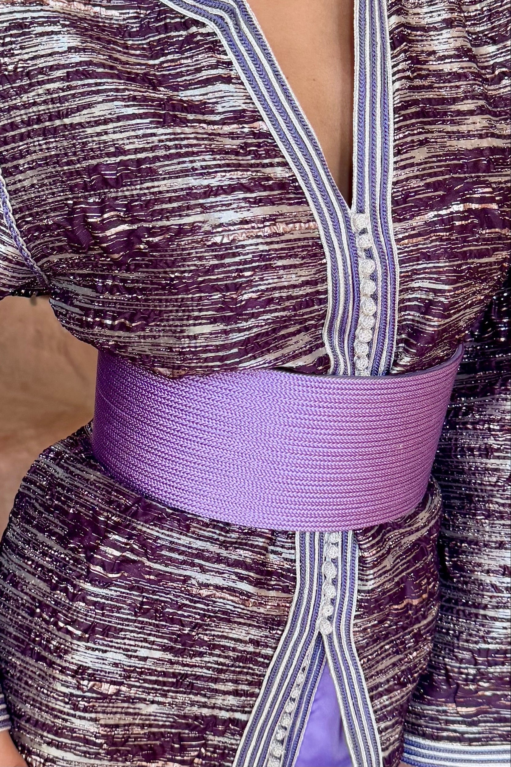 Ceinture Large en Passementerie – Laçage