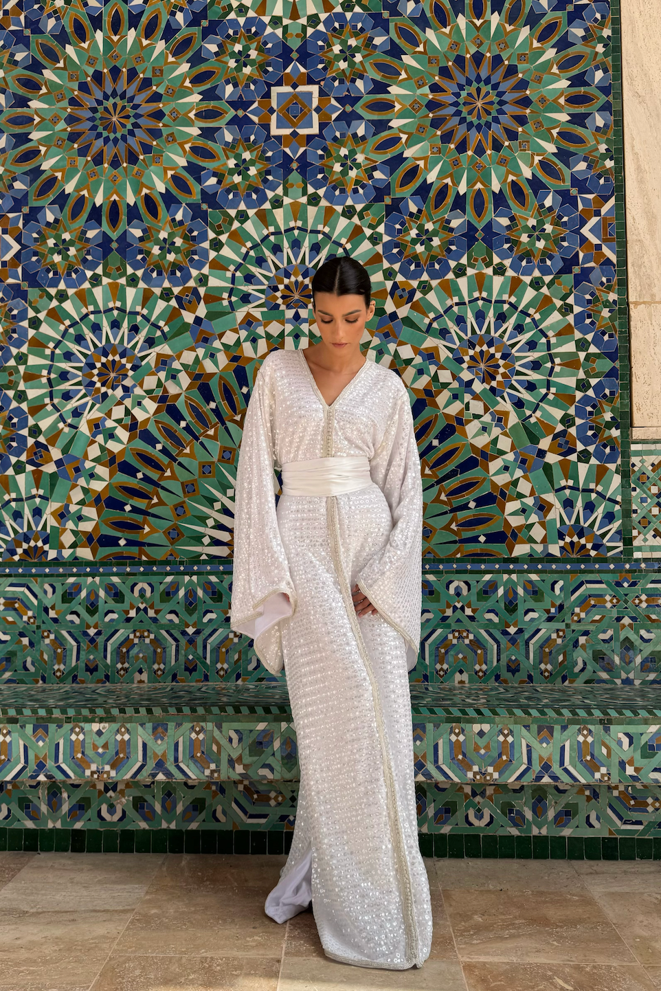 Sparkling Kaftan with butterfly sleeves, fabric detail
