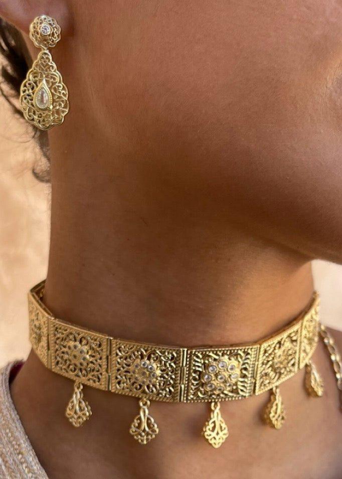 Choker necklace and gold earrings set