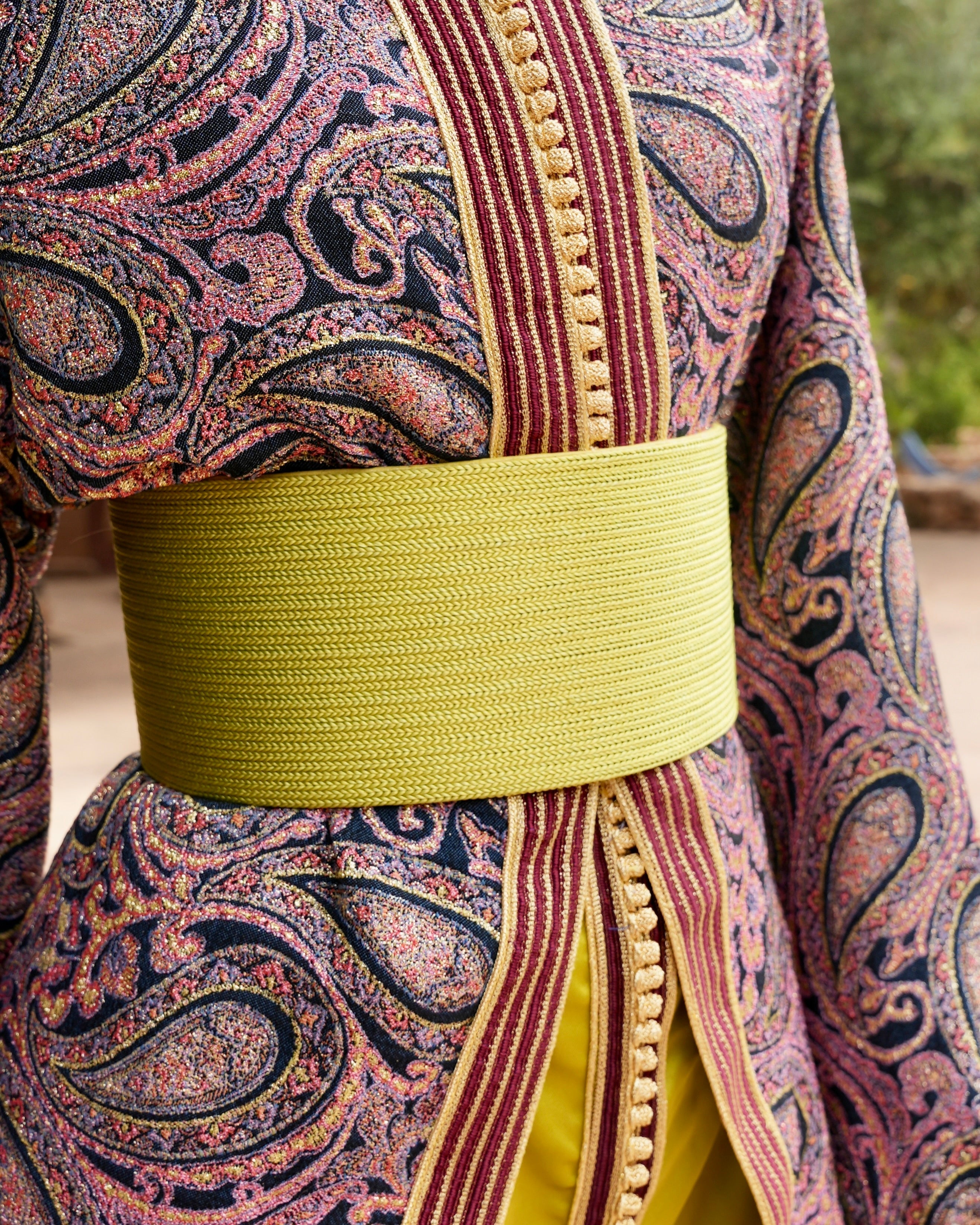 Les détails qui font une pièce marocaine : sfifa, aâkad, mdamma et broderies