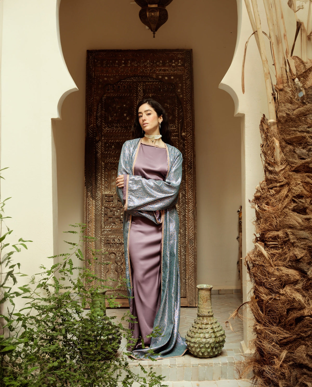 Ensemble robe et abaya lamée violette pour une tenue de fête de fin d'année – Selhyan