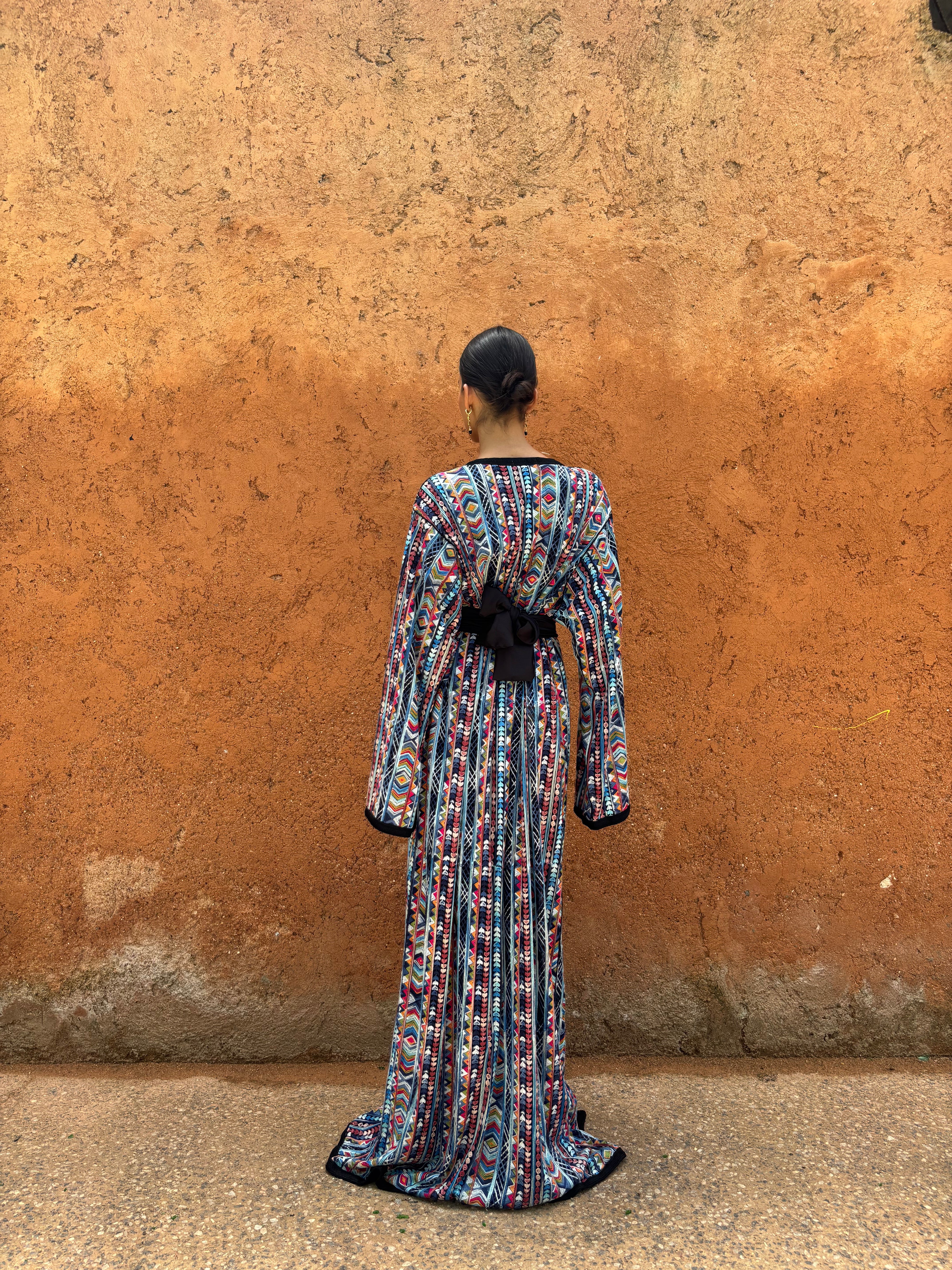 Caftan en Tulle Noir Brodé Multicolore