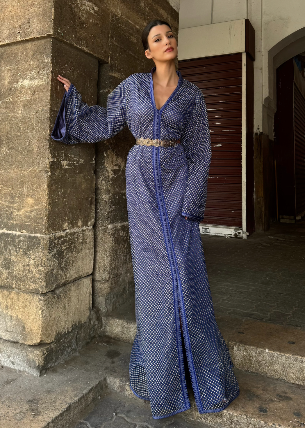 Caftan en Tulle Bleu à Broderies Dorées