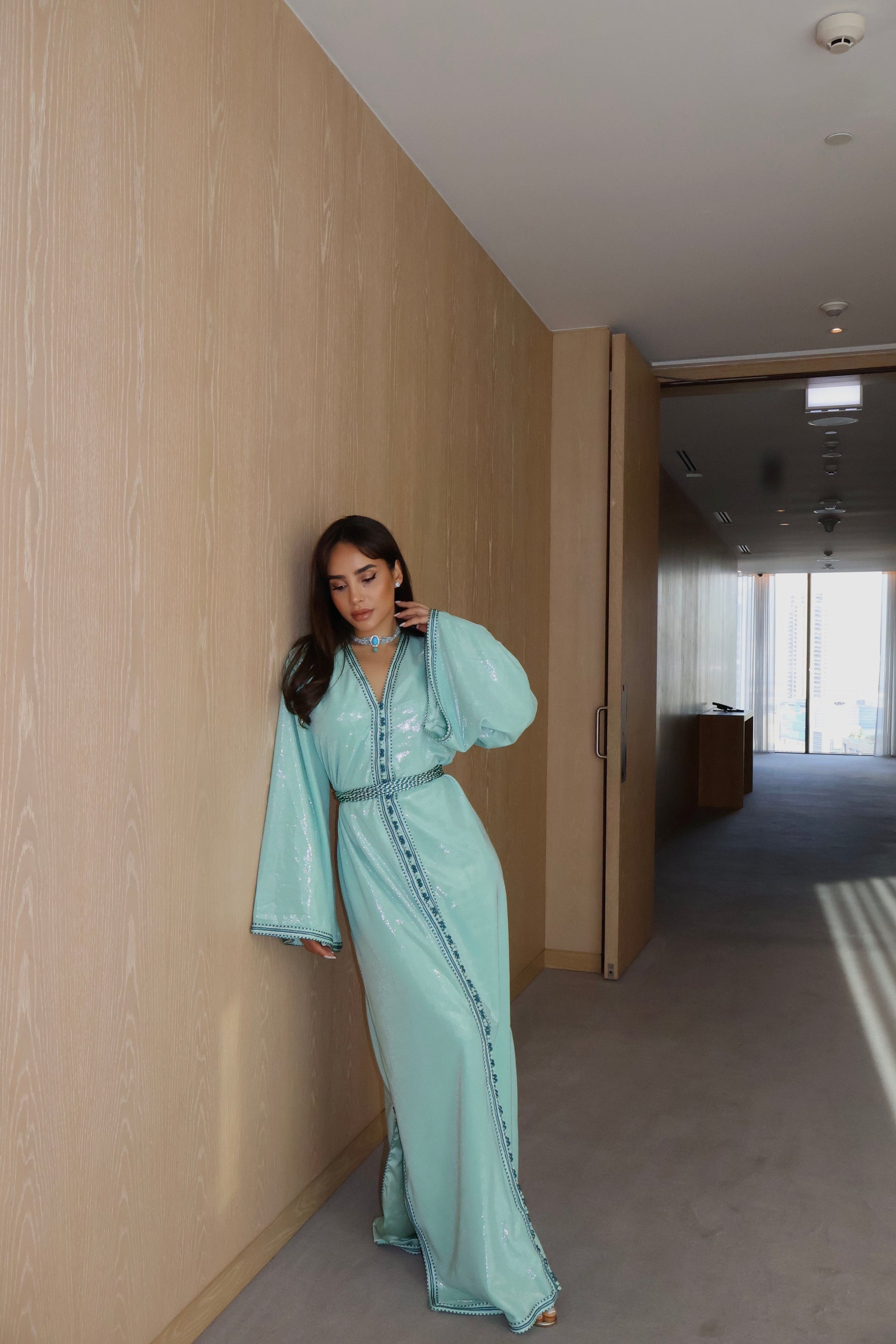 Caftan en Lamé de Soie Pailleté Bleu Turquoise