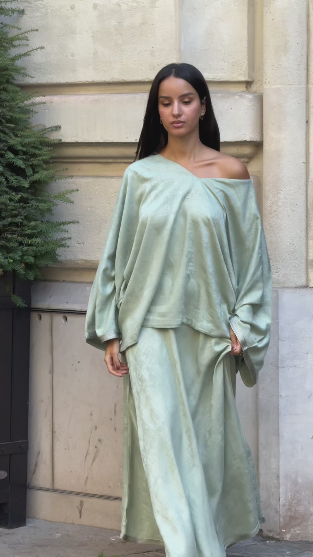 Ensemble chemisier et jupe longue vert d’eau en soie Mlifa jacquard avec sfifa artisanale
