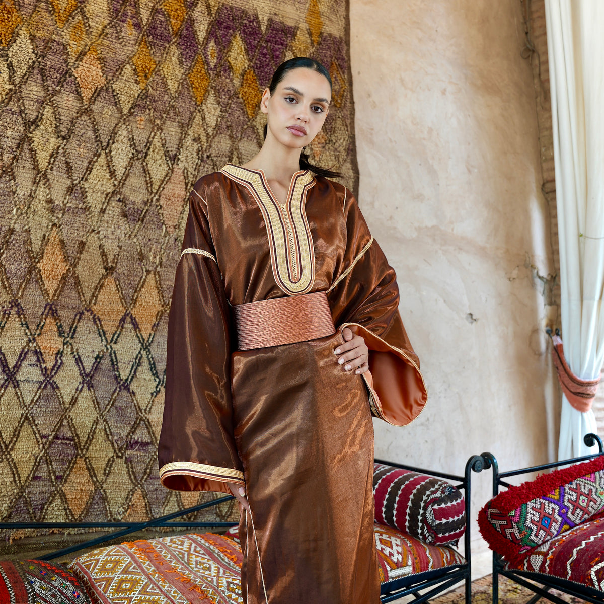 Modern Kaftan in metallic bronze satin BOUTIQUE EN LIGNE