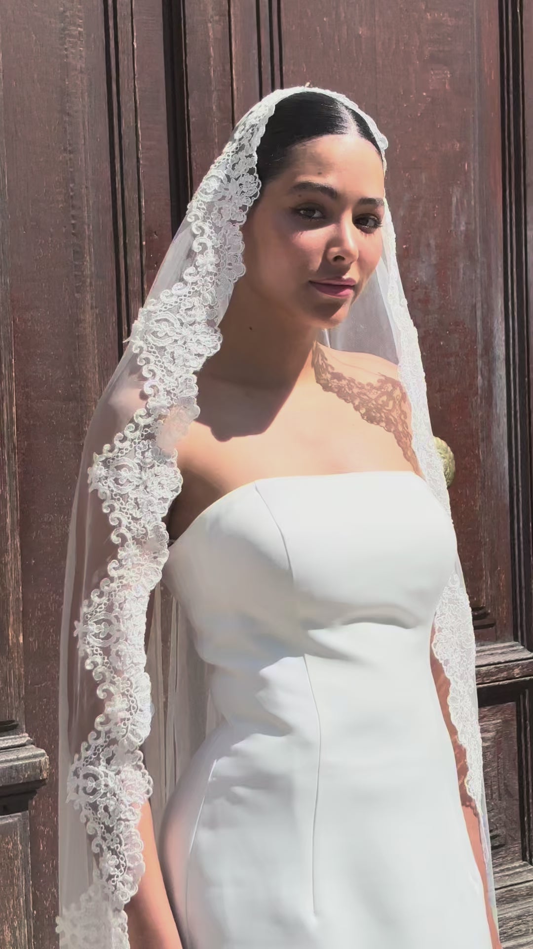 Video presentation of bridal veil with refined lace trim - moving views and details
